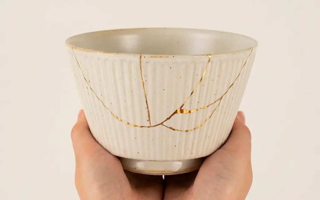 金継ぎされた器