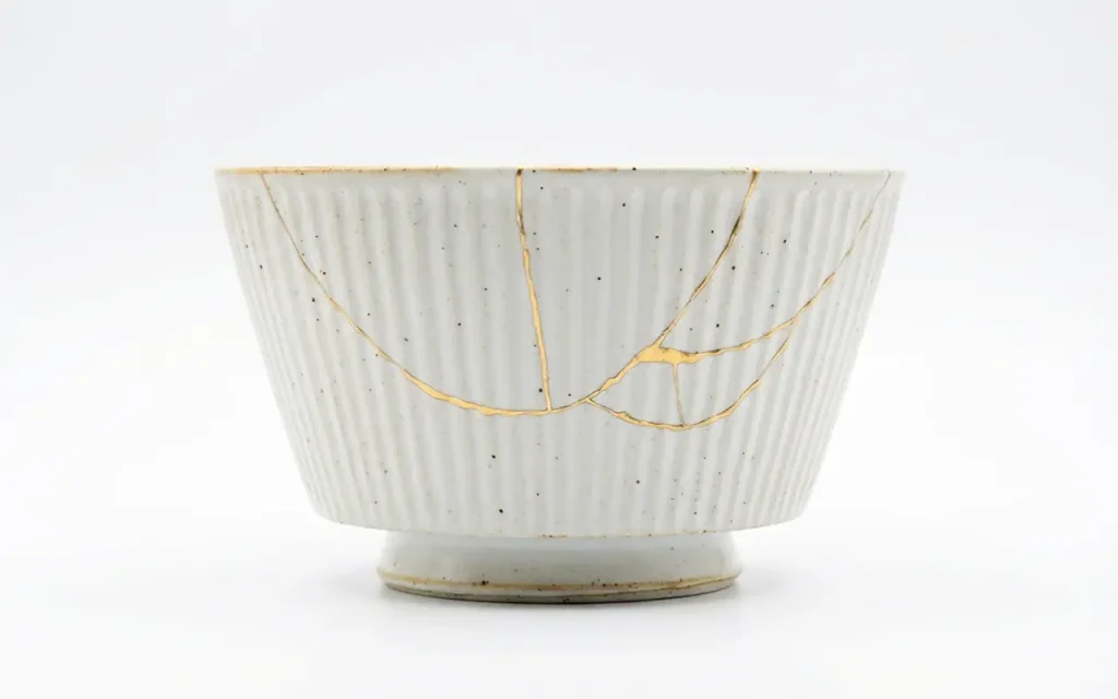 金継ぎされた器